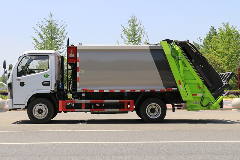 ����С������ 6�� ���s����܇