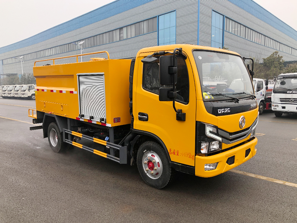 東風(fēng)小多利卡高壓清洗車